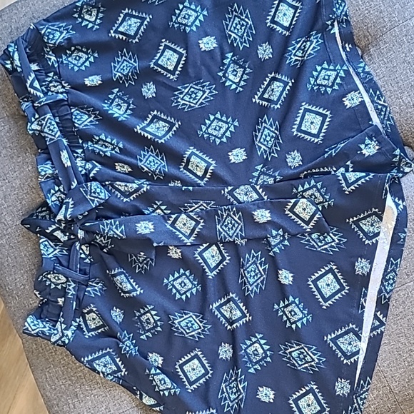 Aztec Print Ella Shorts- LLR - Picture 2 of 4